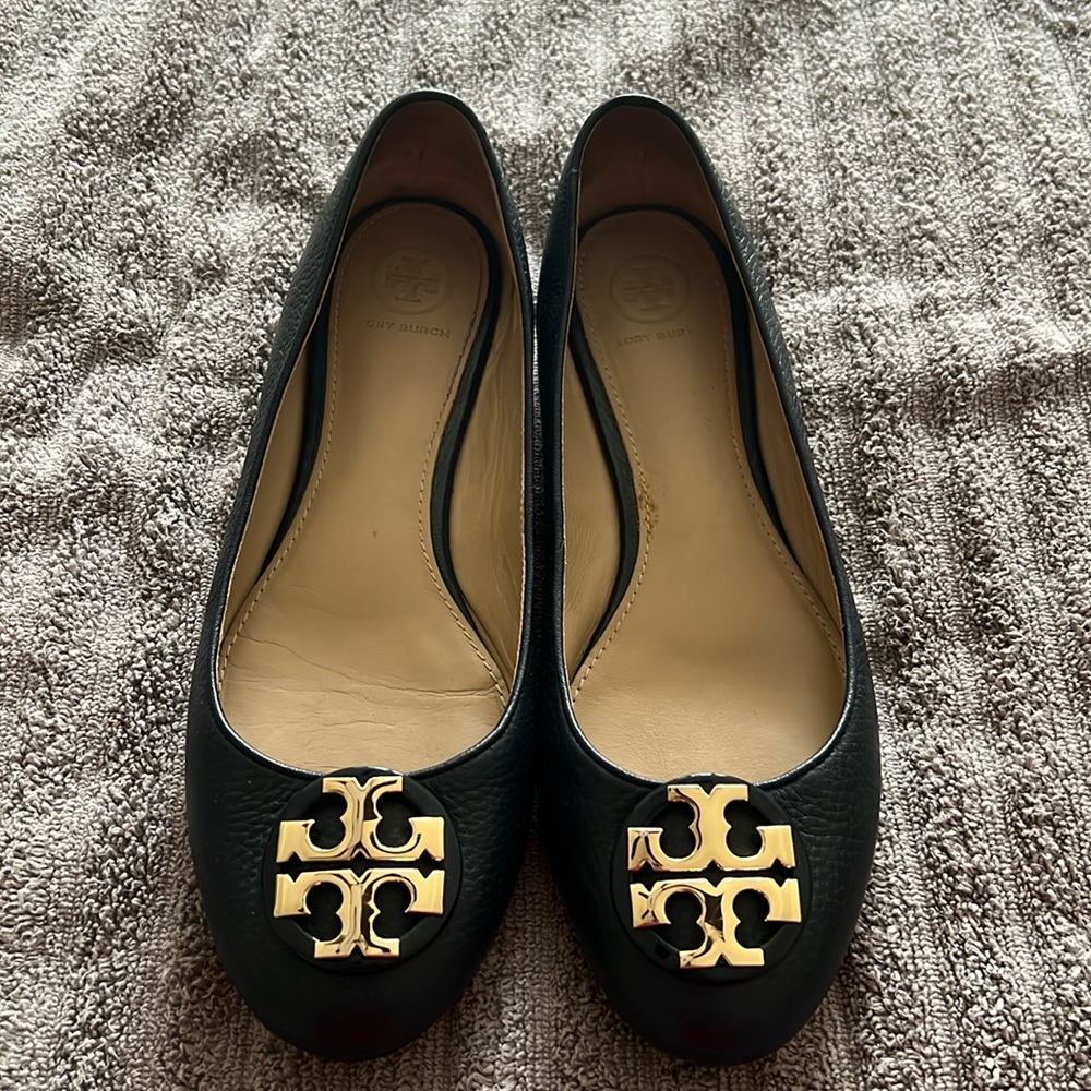 Tory Burch Gently Worn Flats. Navy Blue Gem